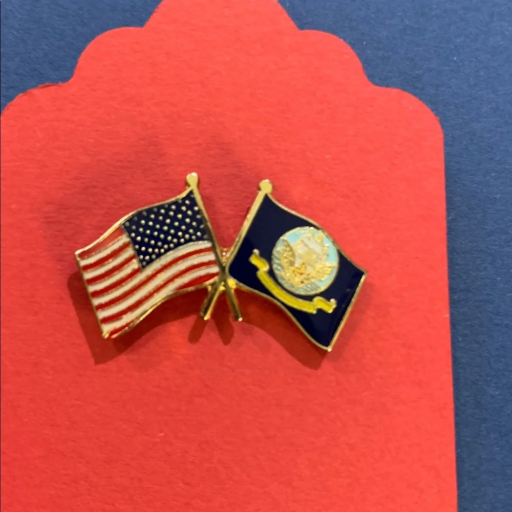 Vintage United States flag and Navy? Flag commemoration tie or lapel pin - Picture 1 of 3